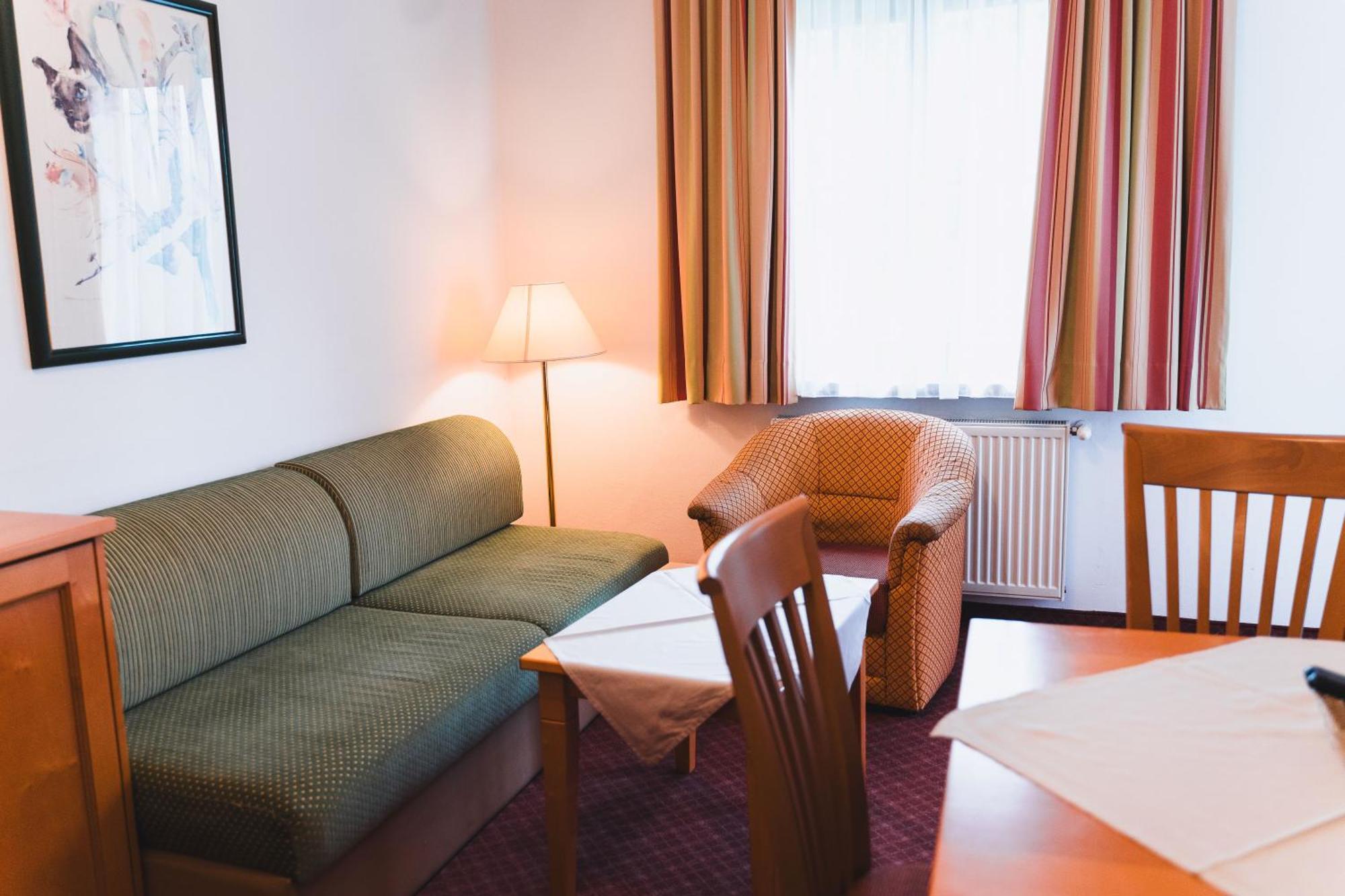 Hotel Rauscher - Das Naturteichparadies Bad Hofgastein Room photo